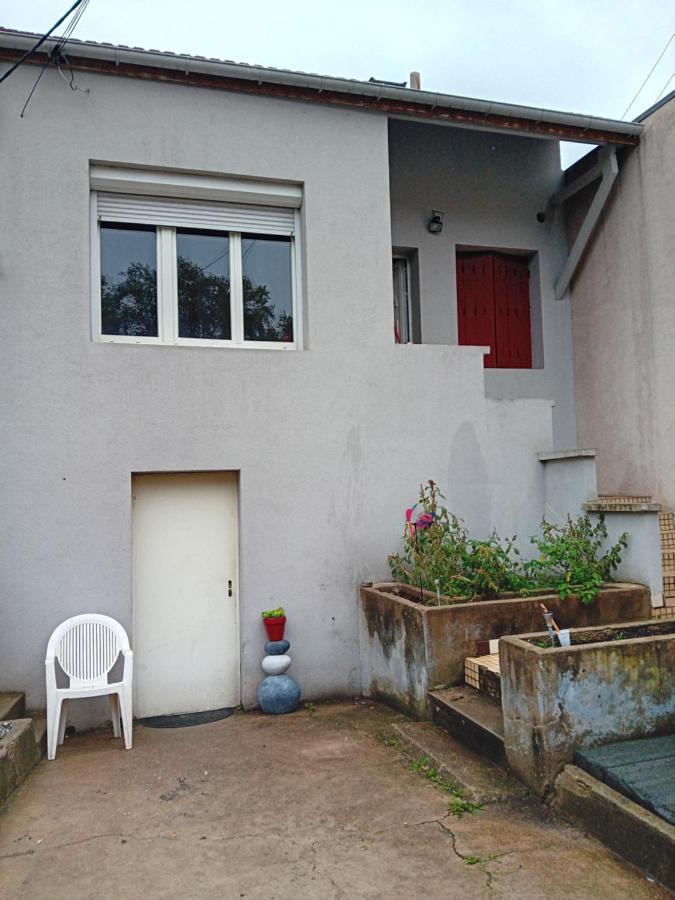Une Maison En Ville แซงต์-เดอนี ภายนอก รูปภาพ